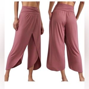 ATHLETA Release Pant M Medium Tawny Rose Soft! Open, Relaxed Yoga Pants /Lounge